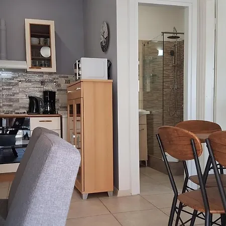Sky - Center, 5 Bd, 4 Bath Apartment *