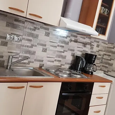 Sky - Center, 5 Bd, 4 Bath Apartment Athens