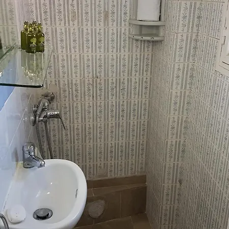 Sky - Center, 5 Bd, 4 Bath Apartment Athens